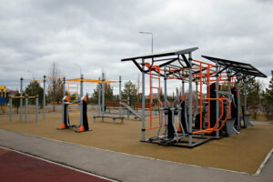 outdoor gym to save on monthly subscriptions